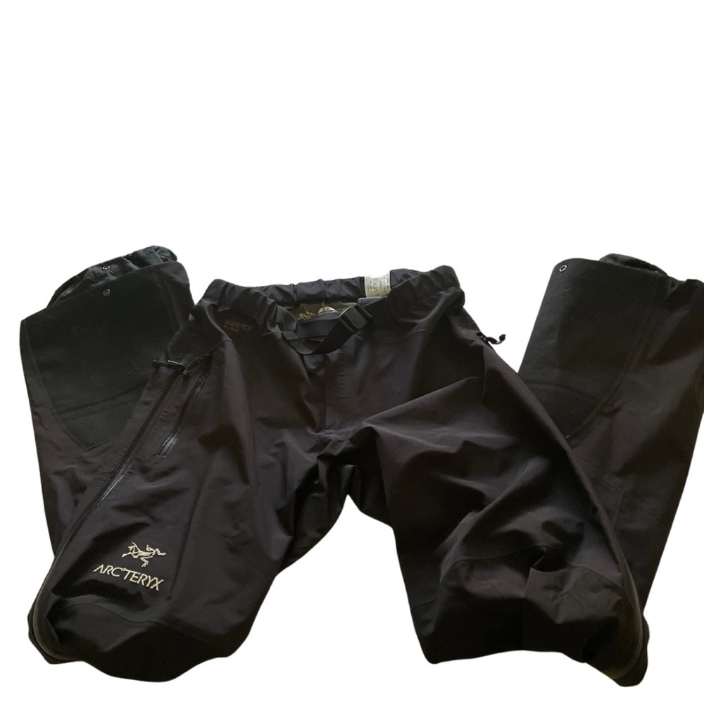 Arc’Teryx Women’s Full Zip Goretex hard shell pant size small Black